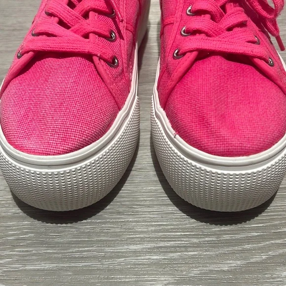 STEVE MADDEN - Picture 2 of 6